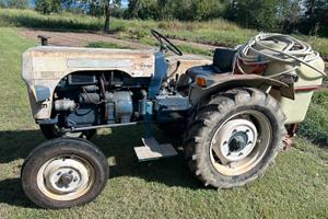 Trattore agricolo Lamborgini