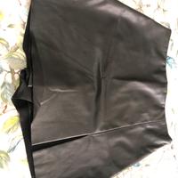 Gonna pantalone corta ecopelle Zara