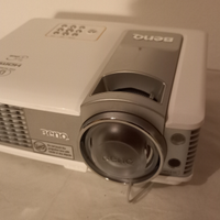 Proiettore Benq ottica corta HDMI