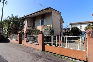 VILLA SINGOLA A SAN GIORGIO BIGARELLO