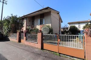 VILLA SINGOLA A SAN GIORGIO BIGARELLO