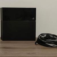 Playstation 4 + 2 controller
