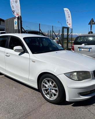 Bmw 118 118d 2.0 143CV cat 5 porte Futura