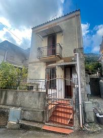 Guspini- Indipendente in via Pio Piras
