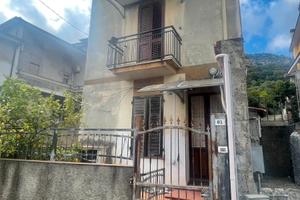 Guspini- Indipendente in via Pio Piras