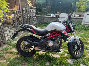Benelli moto