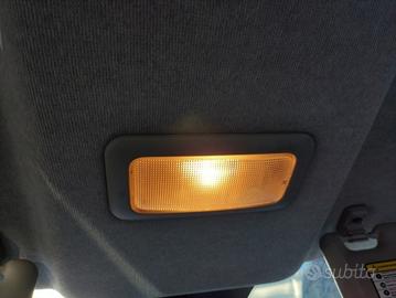 Plafoniera anteriore FIAT GRANDE PUNTO del 2011