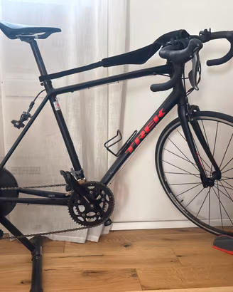 Trek Domane AL 2 L + Home Trainer Van Rysel D100