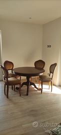  tavolo rotondo allungabile  con 4 sedie 