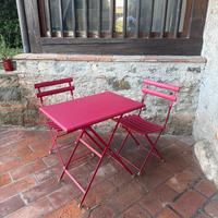 Tavolo e due sedie da esterno