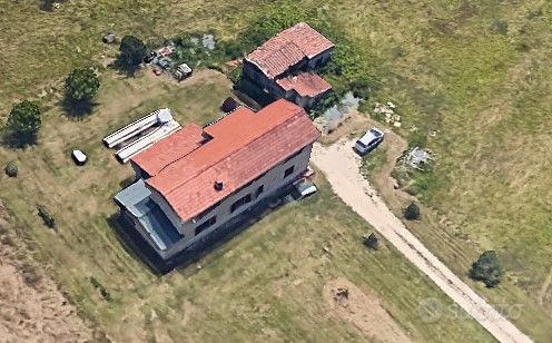 Capezzano, Rustico singolo con ampio terreno - Vista 2