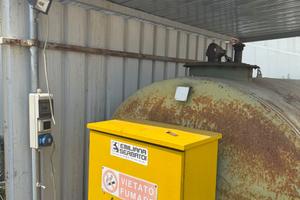 Cisterna 5000 litri con tetto e luci