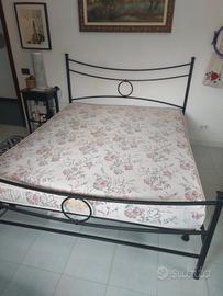 struttura letto natrimoniale ferro nero