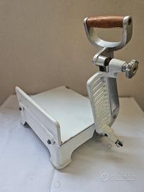 Taglia Formaggio Ghisa