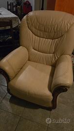 Poltrona in ecopelle 