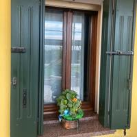 5 coppie Scuri finestre in legno più scuri Portone