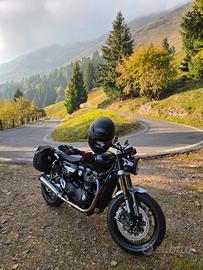 Triumph Speed Twin 1200 Stealth Edition