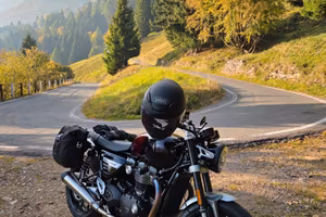 Triumph Speed Twin 1200 Stealth Edition