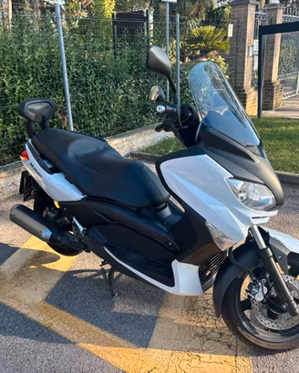 Yamaha xmax 250