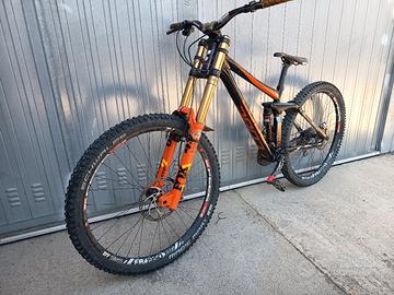 cube two 29 Downhill 