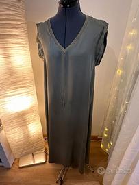 Vestito verde militare