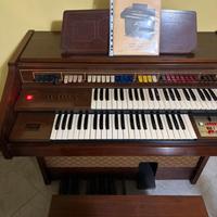 Pianoforte organo anni 70