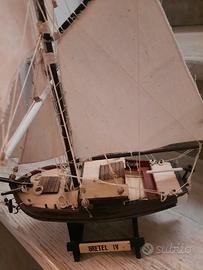 Modello di barca a vela