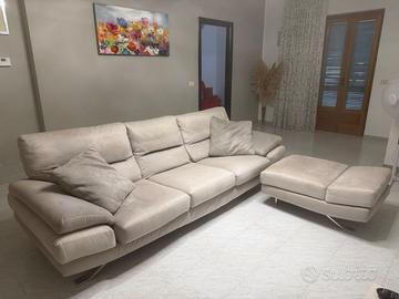Divano Poltronesofà Frillaria 4 posti + pouf + 2 c