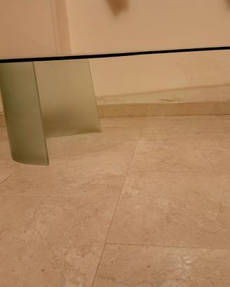 Tavolino di design in cristallo