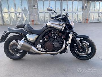 Yamaha VMAX 1.7cc 200 cv pochi km - amatore