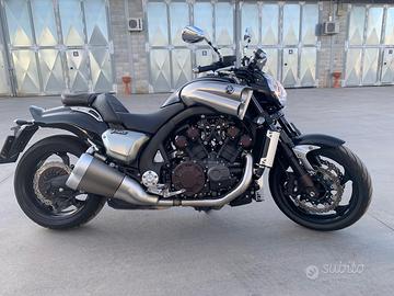 Yamaha VMAX 1.7cc 200 cv pochi km - amatore