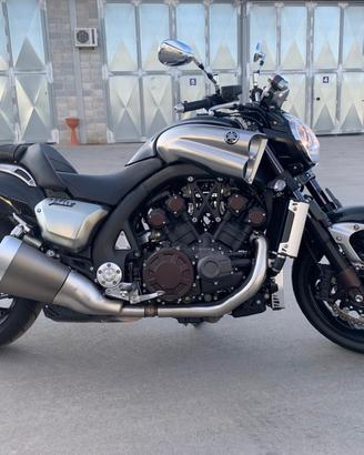 Yamaha VMAX 1.7cc 200 cv pochi km - amatore
