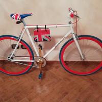 Bicicletta scatto fisso girevole unico esemplare