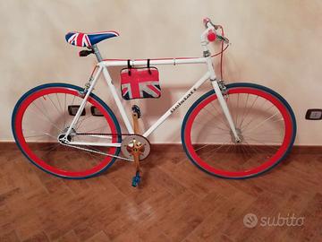 Bicicletta scatto fisso girevole unico esemplare