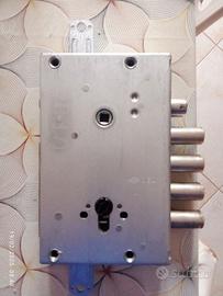 Serratura ISEO (comp. Mottura )cilindro europeo 