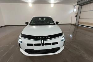 Lancia Ypsilon Hybrid e-DCT