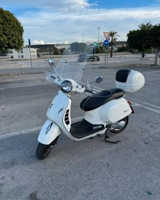 Piaggio Vespa 300 GTS Super