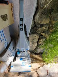 Macchina lavapavimenti industriale