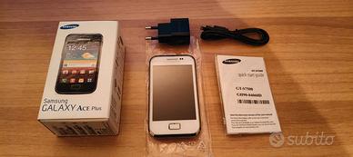 Samsung Galaxy ACE Plus GT-S 7500.