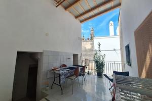 Grottaglie-indipendente con veranda