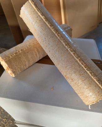 tronchetti bricchetti legno pressato 13,5kg
