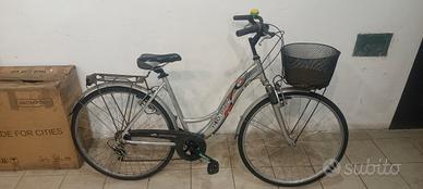 bicicletta da donna 28" telaio in  alluminio