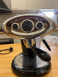 Macchina caffè Illy