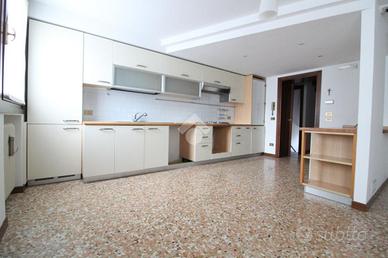 CASA SEMINDIPENDENTE A BASSANO DEL GRAPPA