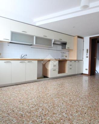 CASA SEMINDIPENDENTE A BASSANO DEL GRAPPA