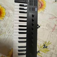 Tastiera Midi - Komplete Kontrol M32