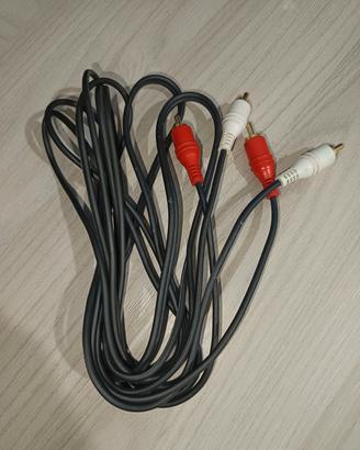 cavo audio con connettori RCA 