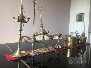 Set di oggetti in ottone