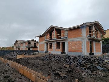 Viagrande-nuov. costr.villa bif.350 giard 275000