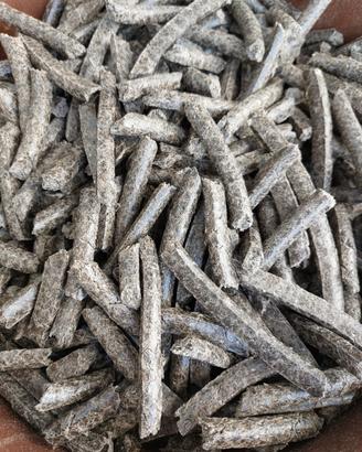 Panello di girasole, mangime per animali o pellet